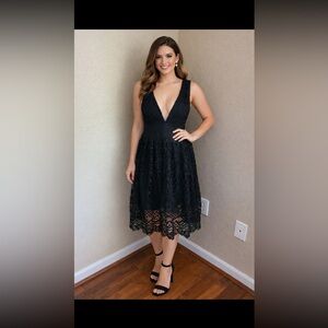 Lulu's Black Lace Midi Cocktail Wedding Summer Lace Deep V Neck LG LIKE NEW
